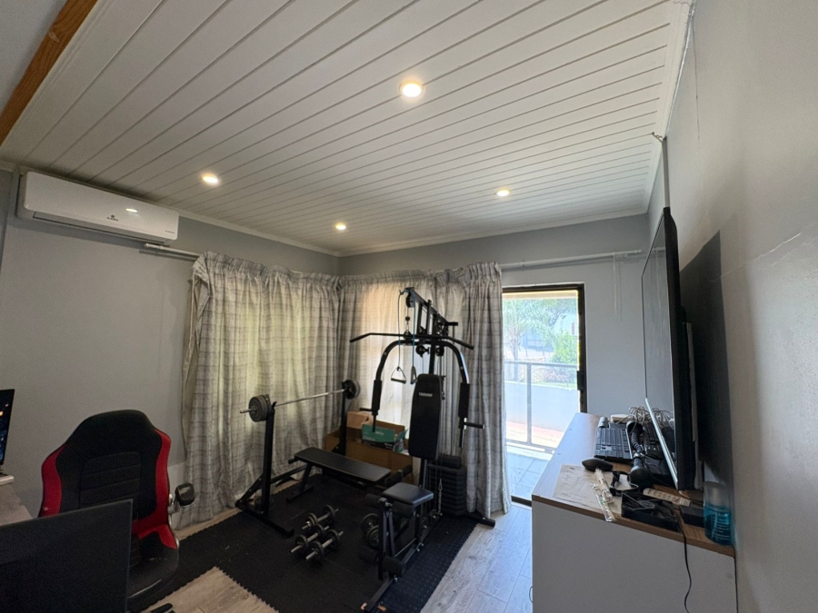 4 Bedroom Property for Sale in Waterval East North West